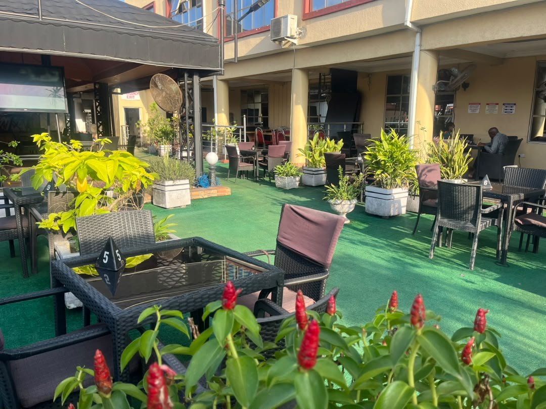 Restaurant and lounge