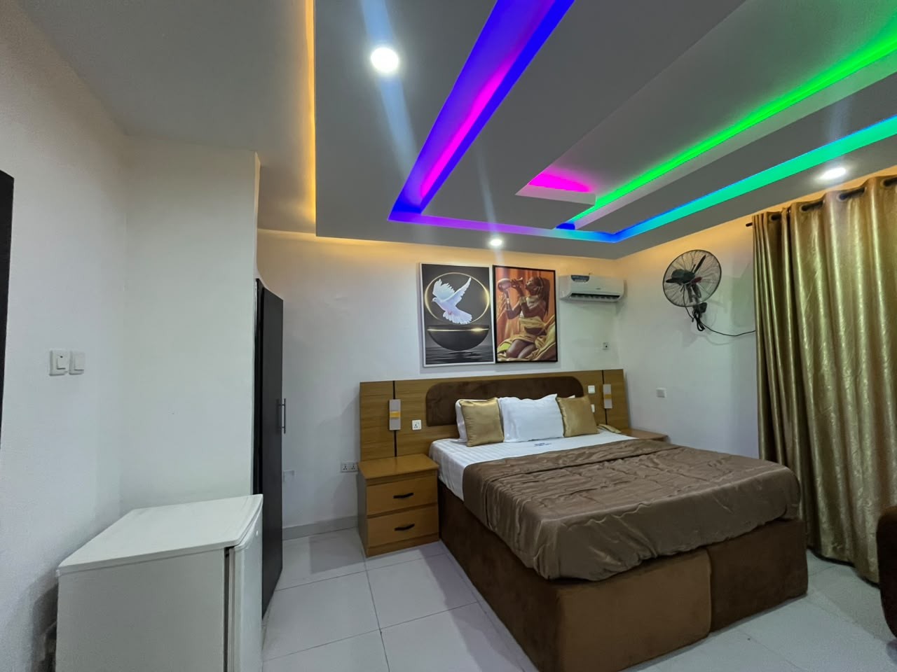 Single Diamond Extra room at Piccadilly Suites
