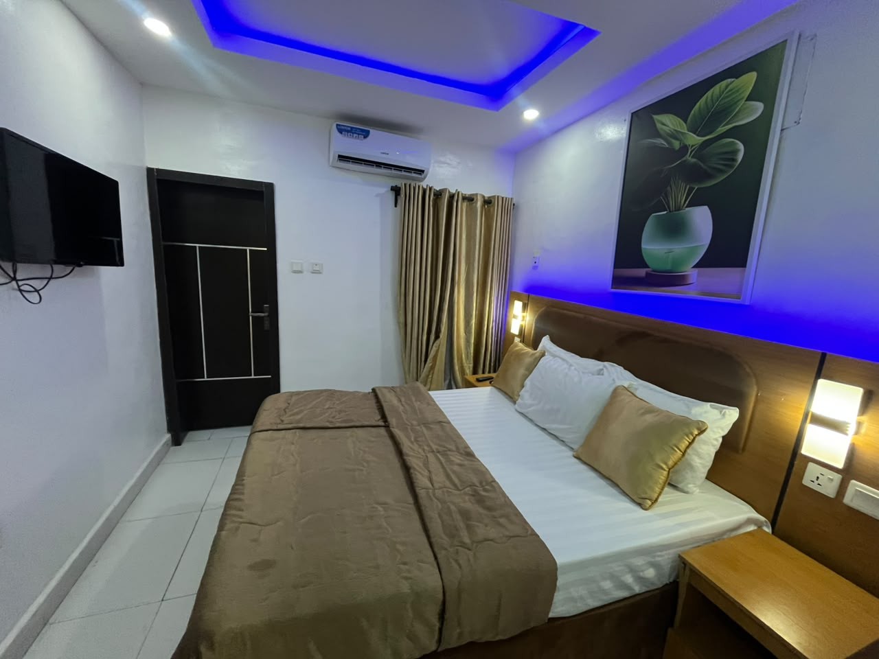 Super Executive Suite